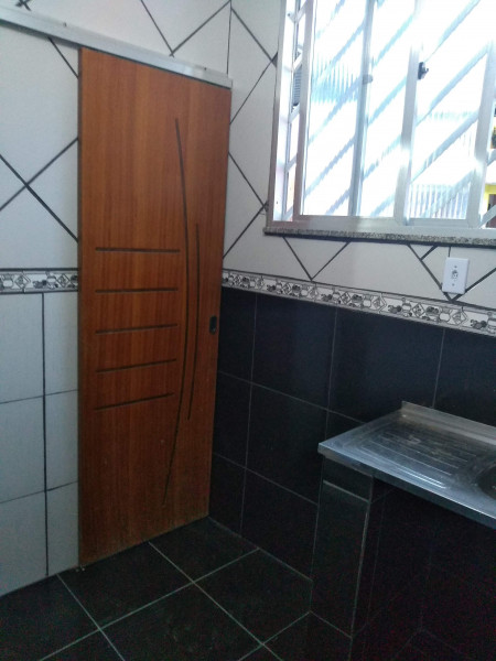 Casa para alugar Tomás Coelho com 40m² e 1 quarto por R$ 700 - 1644487187-img-20201201-174924296.jpg