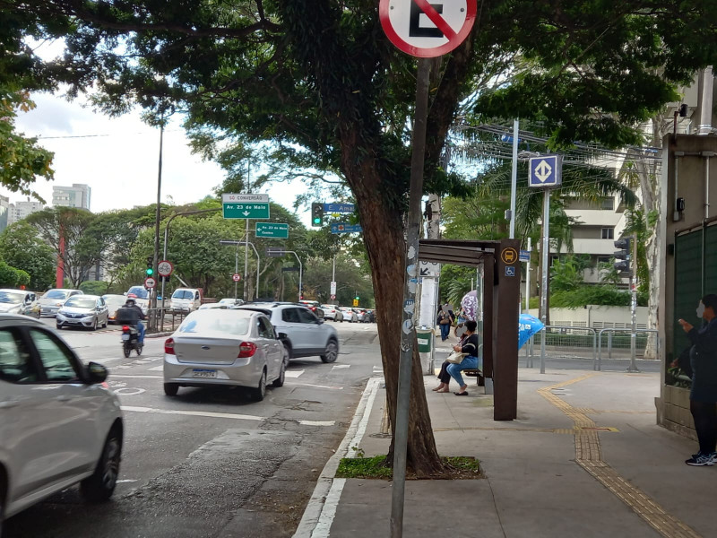 Comercial à venda Vila Mariana com 37m² e 1 quarto por R$ 485.000 - 1712892701-img-rua-metro-1.jpeg