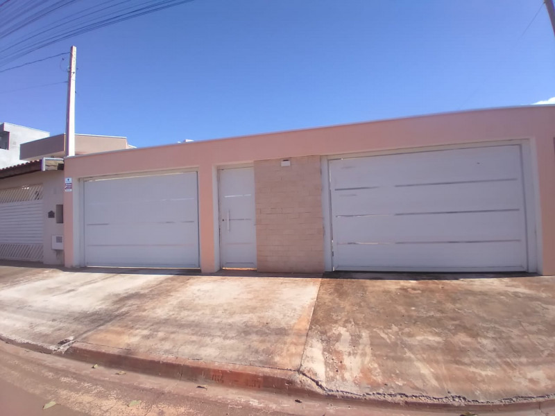 Casa à venda AH com 130m² e 3 quartos por R$ 690.000 - 673022471-fachada.jpeg