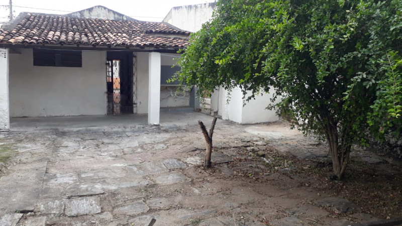 Casa à venda Monte Castelo com 196m² e 3 quartos por R$ 120.000 - 1547147932-o.jpeg