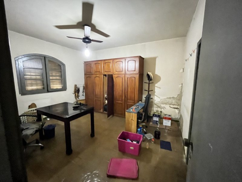 Casa à venda Vigário Geral com 125m² e 3 quartos por R$ 160.000 - 21296239-13-suite.jpeg