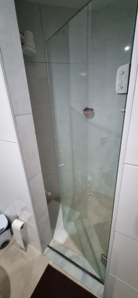 Apartamento à venda Centro com 80m² e 2 quartos por R$ 440.000 - 217015766-box-banheiro.jpg