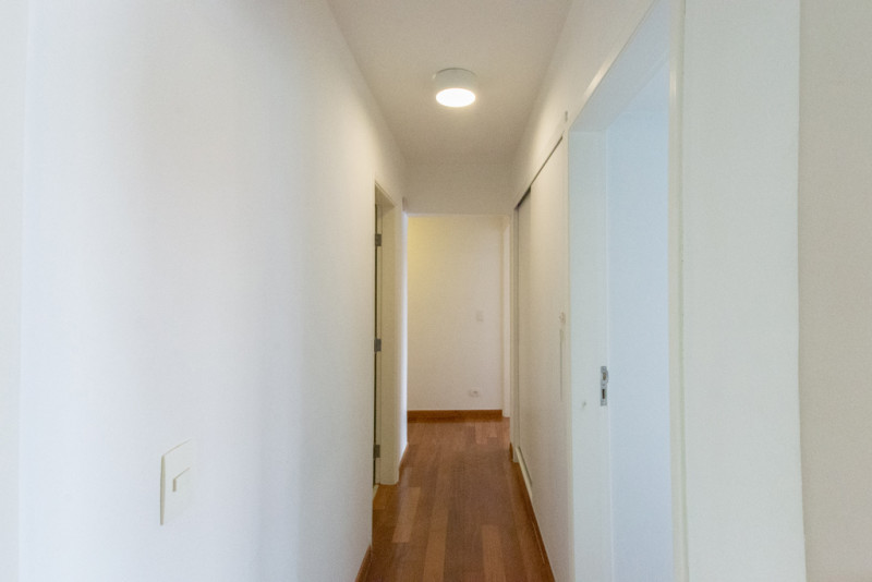 Apartamento à venda Itaim Bibi com 150m² e 3 quartos por R$ 2.180.000 - 1509862016-7-corredor-1-easy-resize.jpg