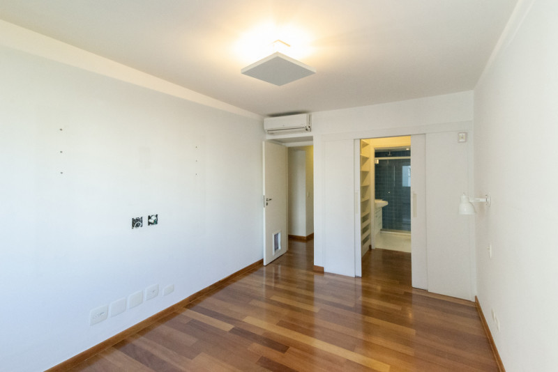 Apartamento à venda Itaim Bibi com 150m² e 3 quartos por R$ 2.180.000 - 1698735460-2-suite-3-easy-resize.jpg