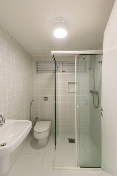 Apartamento à venda Itaim Bibi com 150m² e 3 quartos por R$ 2.180.000 - 2058667027-8-banheirosocial-2-easy-resize.jpg