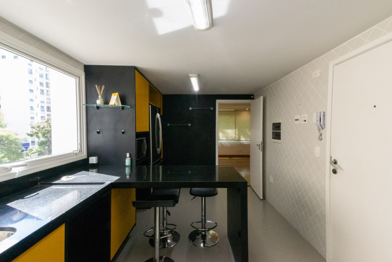 Apartamento à venda Itaim Bibi com 150m² e 3 quartos por R$ 2.180.000 - 287078774-11-cozinha-5-easy-resize.jpg