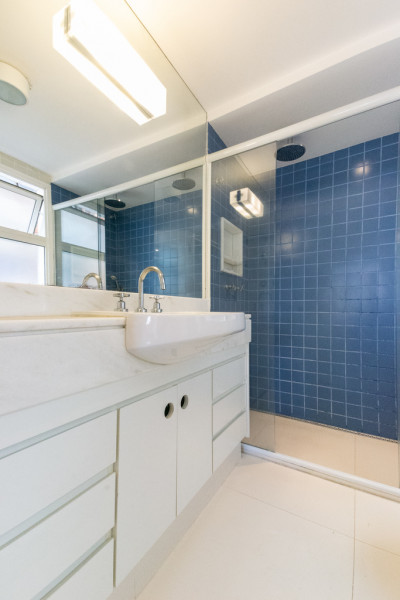 Apartamento à venda Itaim Bibi com 150m² e 3 quartos por R$ 2.180.000 - 455302544-4-banheiro-da-suite-1-easy-resize.jpg