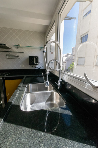 Apartamento à venda Itaim Bibi com 150m² e 3 quartos por R$ 2.180.000 - 925384962-11-cozinha-7-easy-resize.jpg