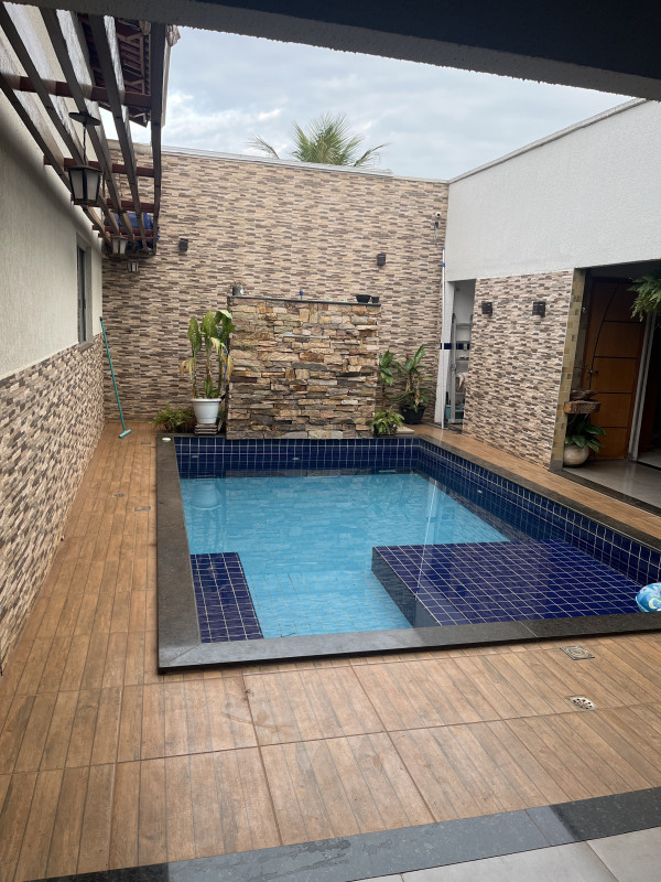 Casa à venda Jardim Gramado com 260m² e 5 quartos por R$ 1.000.000 - 1844615996-image.jpg