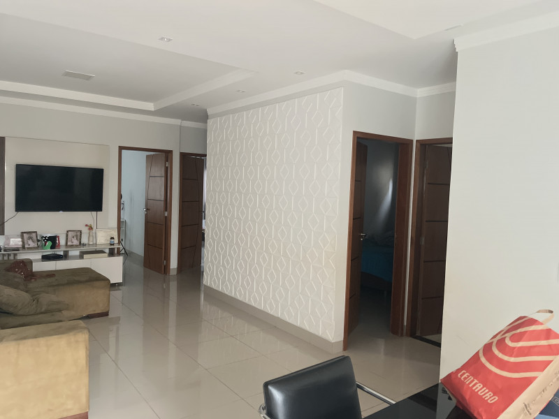 Casa à venda Jardim Gramado com 260m² e 5 quartos por R$ 1.000.000 - 561720770-image.jpg