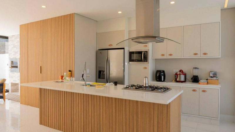 Casa à venda Quintas do Ingaí com 401m² e 4 quartos por R$ 2.700.000 - 1690020183-cozinha.jpeg