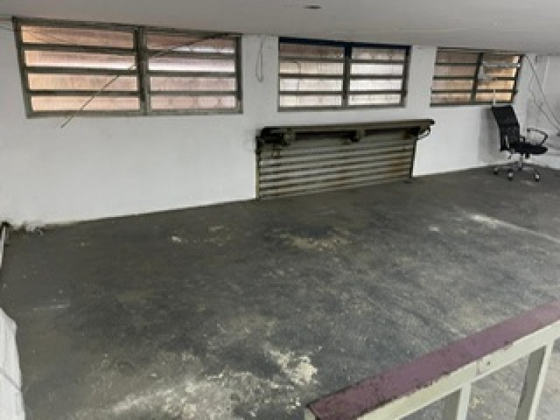 Comercial à venda Marapé com 300m² e 1 quarto por R$ 450.000 - 1541746020-img-1615.jpeg