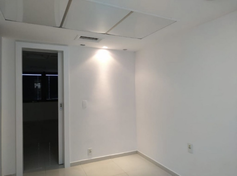 Comercial à venda Centro com 30m² e 1 quarto por R$ 170.000 - 728194728-img-8083-1.jpg