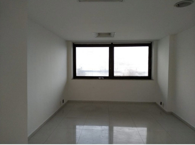 Comercial à venda Centro com 30m² e 1 quarto por R$ 170.000 - 748501712-img-8080-1.jpg