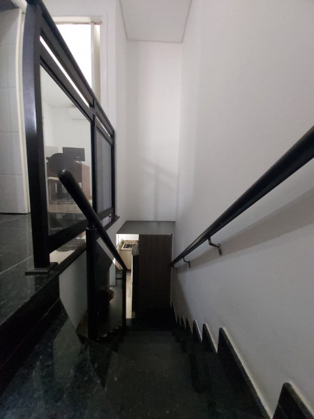 Casa de condomínio à venda Vila Carmosina com 65m² e 2 quartos por R$ 330.000 - 565398095-escada.jpeg