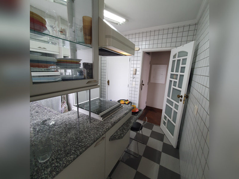 Apartamento à venda Jardim das Acácias com 86m² e 2 quartos por R$ 1.000.000 - 020-cozinha-porta-servico.jpg