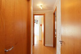 Apartamento à venda Passo d'Areia com 84m² - 3 dormitórios -  vagas - R$ 805.000 - 1670901329-corredor.JPG
