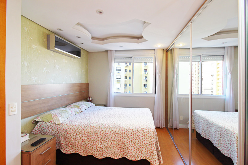 Apartamento à venda Passo d'Areia com 84m² e 3 quartos por R$ 805.000 - 921463042-quarto-casal-suite.JPG