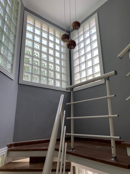 Casa de condomínio à venda Transurb com 276m² e 3 quartos por R$ 950.000 - 1798315546-38-escada-iii.jpeg