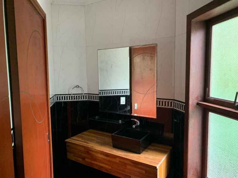 Casa de condomínio à venda Transurb com 276m² e 3 quartos por R$ 950.000 - 1953642366-51-banheiro-segunda-suite-i.jpeg