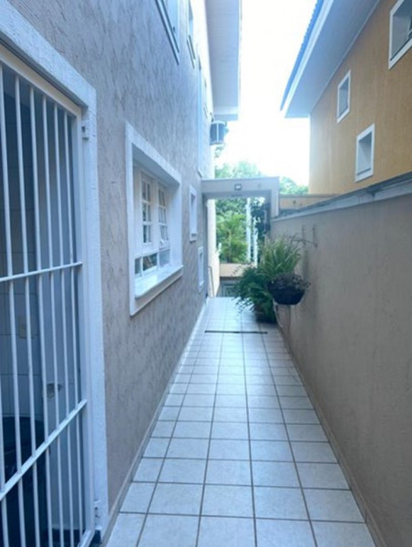 Casa à venda Jardim Odete com 167m² e 3 quartos por R$ 780.000 - 175134102-corredor-lateral-1.jpg