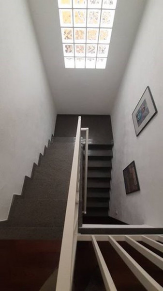 Casa à venda Jardim Odete com 167m² e 3 quartos por R$ 780.000 - 1780171821-escada-quartos.jpg