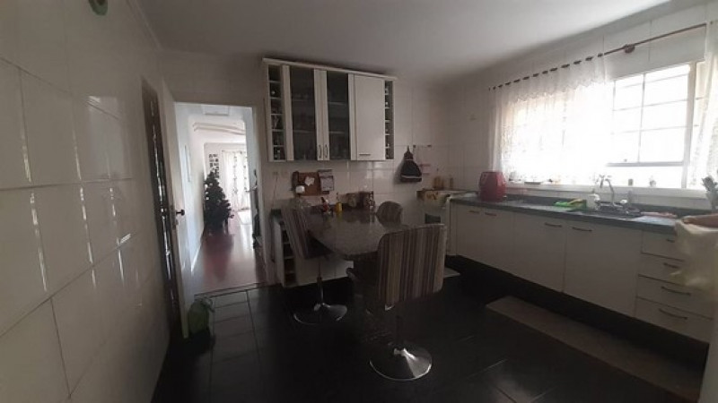 Casa à venda Jardim Odete com 167m² e 3 quartos por R$ 780.000 - 2091915698-cozinha.jpg