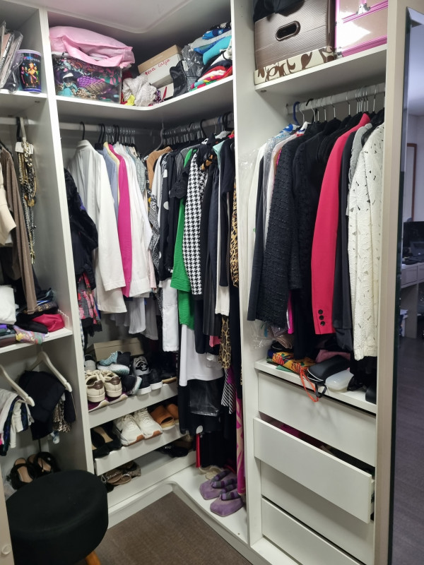 Apartamento à venda Vila Suzana com 238m² e 3 quartos por R$ 2.700.000 - 2093379216-closet4.jpg