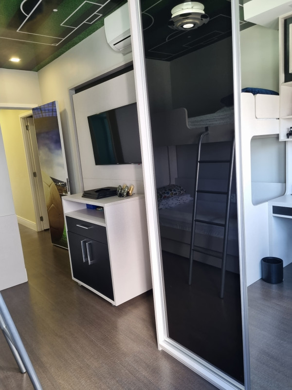 Apartamento à venda Vila Suzana com 238m² e 3 quartos por R$ 2.700.000 - 312568171-suite3.jpg