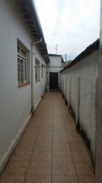 Casa à venda Setor Coimbra com 375m² e 4 quartos por R$ 1.200.000 - 1717236783-corredor-baixo.jpg