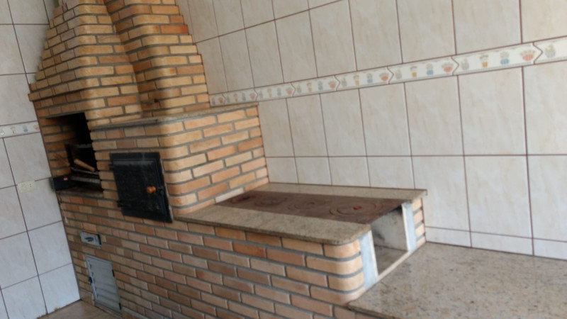 Casa à venda Vila Menino Jesus com 320m² e 4 quartos por R$ 370.000 - 1565743437-churrasqueira.jpeg