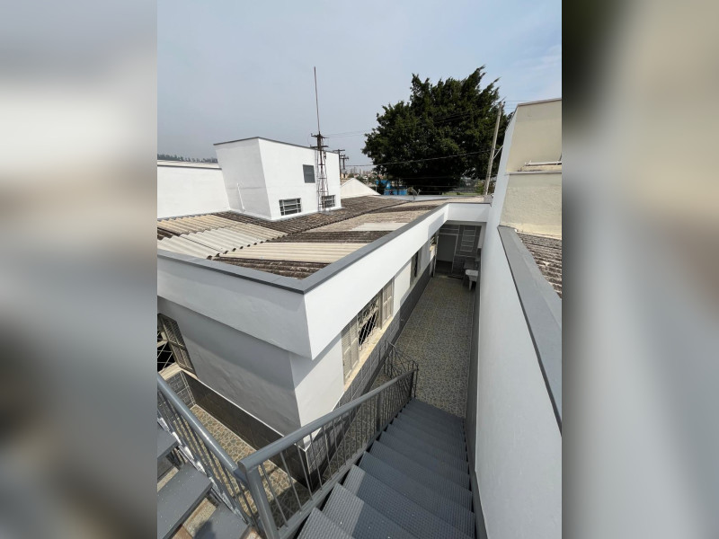 Casa à venda Jardim Merci II com 224m² e 3 quartos por R$ 960.000 - segunda-escada.jpg