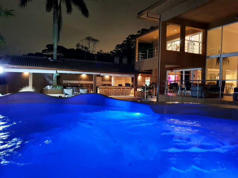 Casa de condomínio à venda Enseada com 800m² e 7 quartos por R$ 4.500.000 - 1080761991-jacuzzi-4.jpg
