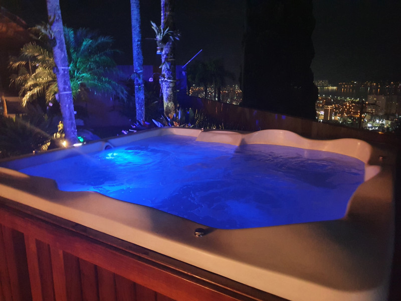 Casa de condomínio à venda Enseada com 800m² e 7 quartos por R$ 4.500.000 - 177245627-jacuzzi.jpg