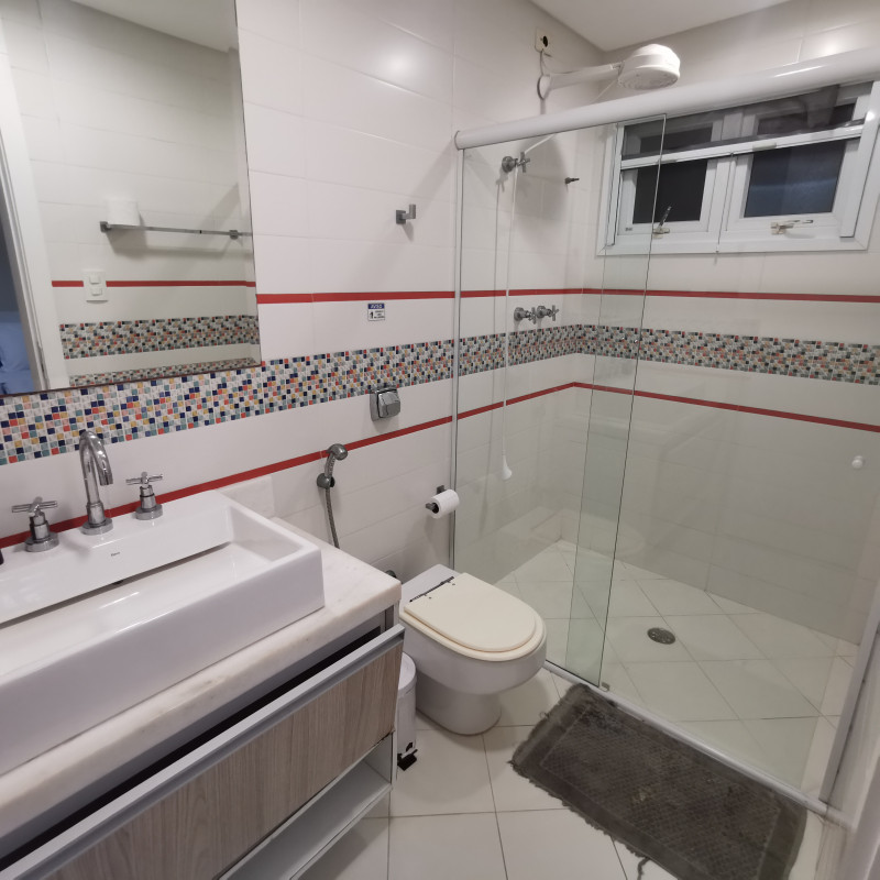 Casa de condomínio à venda Enseada com 800m² e 7 quartos por R$ 4.500.000 - 735842334-banheiro-suite-4.jpg