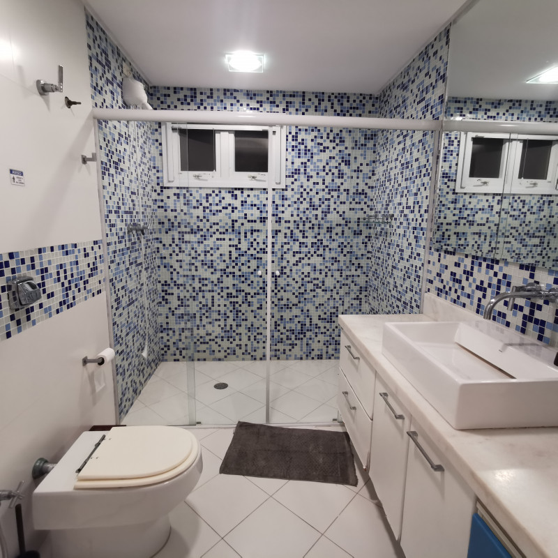Casa de condomínio à venda Enseada com 800m² e 7 quartos por R$ 4.500.000 - 993137040-banheiro-suite-3.jpg