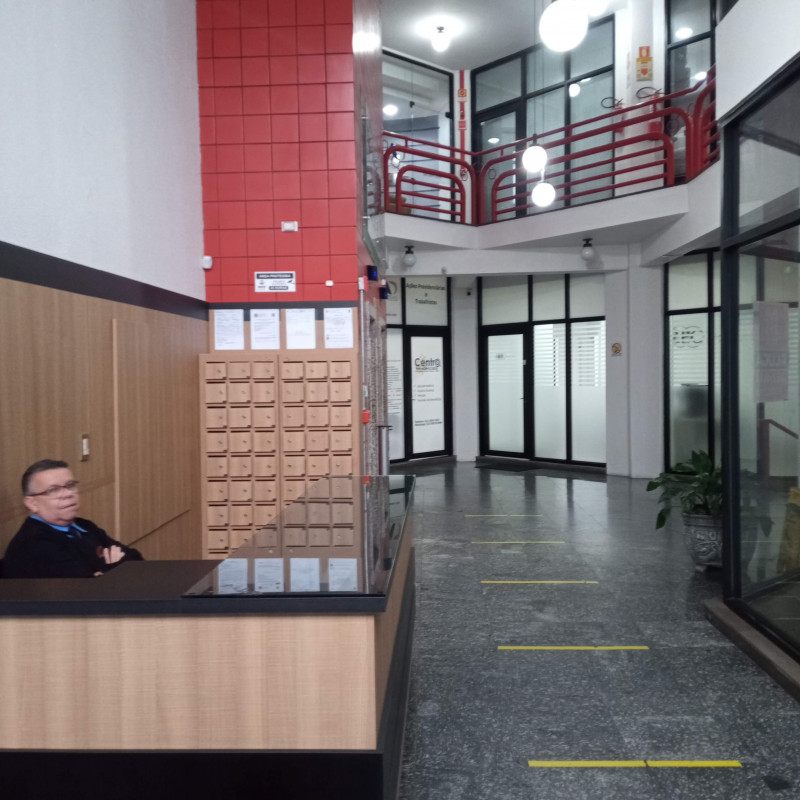 Comercial à venda Centro com 41m² e 1 quarto por R$ 190.000 - 1573843114-img-20220428-143416-655.jpg