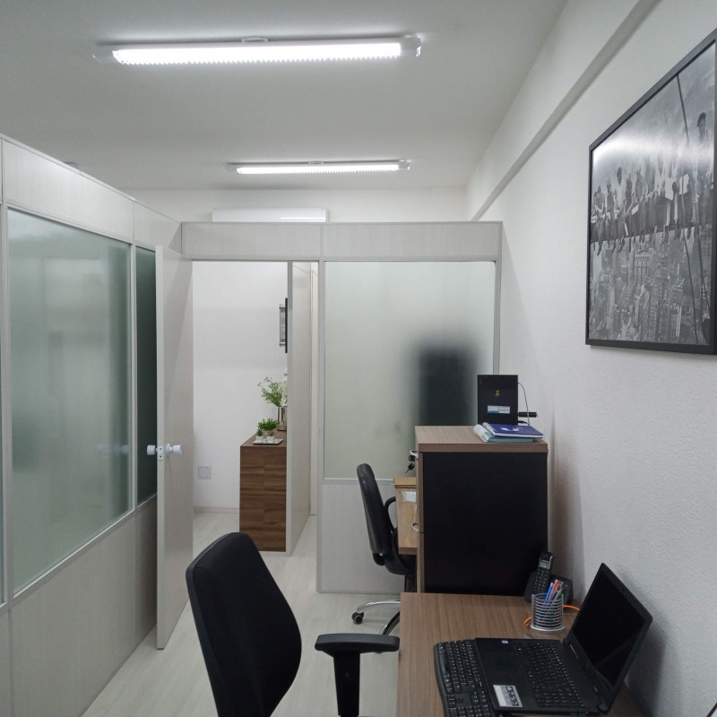 Comercial à venda Centro com 41m² e 1 quarto por R$ 190.000 - 2017212784-img-20220428-135348-505.jpg