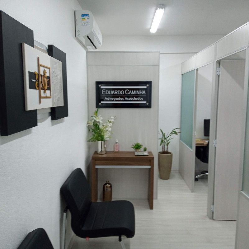 Comercial à venda Centro com 41m² e 1 quarto por R$ 190.000 - 914374954-img-20220428-135131-060.jpg