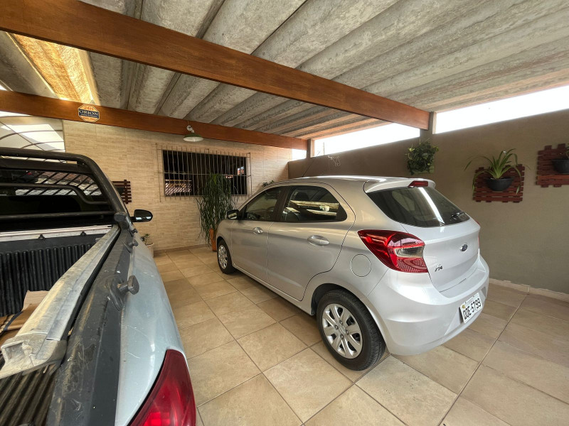Casa à venda Jordanópolis com 129m² e 3 quartos por R$ 700.000 - 323239994-garagem.jpg