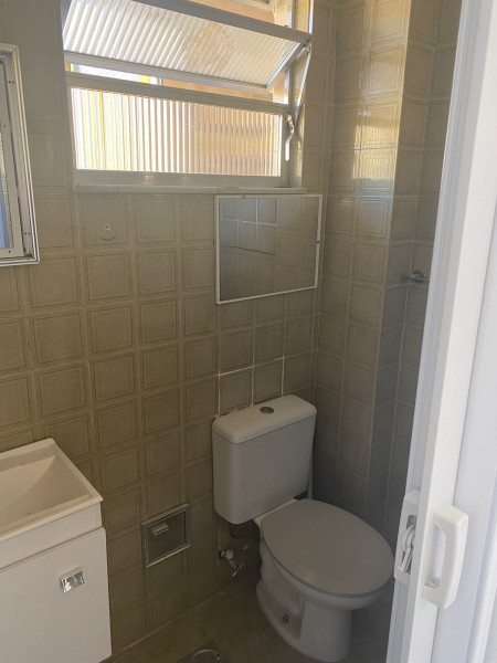 Apartamento à venda Bonsucesso com 32m² e 1 quarto por R$ 150.000 - 634907975-7-banheiro.jpg
