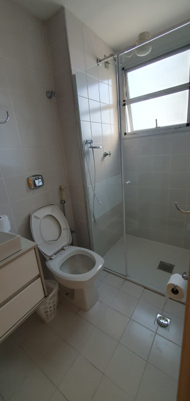 Apartamento à venda Jardim das Colinas com 75m² e 3 quartos por R$ 470.000 - 1327536308-wc-suite-2.jpg