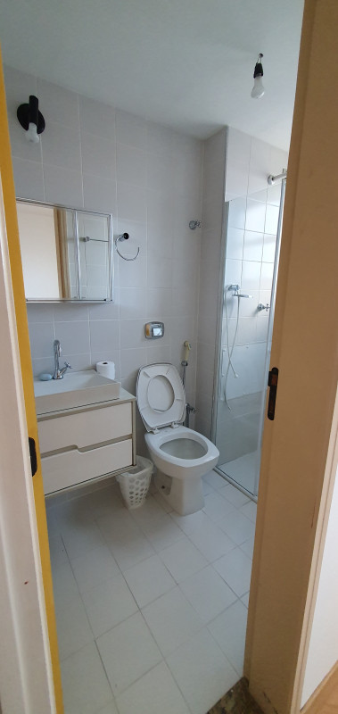 Apartamento à venda Jardim das Colinas com 75m² e 3 quartos por R$ 470.000 - 170142276-wc-suite.jpg