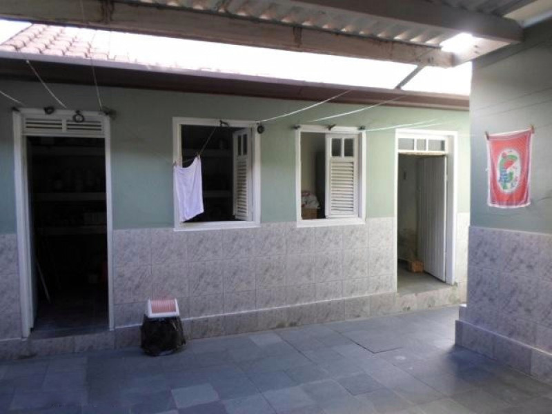 Casa à venda Centro com 398m² e 6 quartos por R$ 800.000 - 123444374-24-quintal-quartos-de-dispensa-01.jpeg