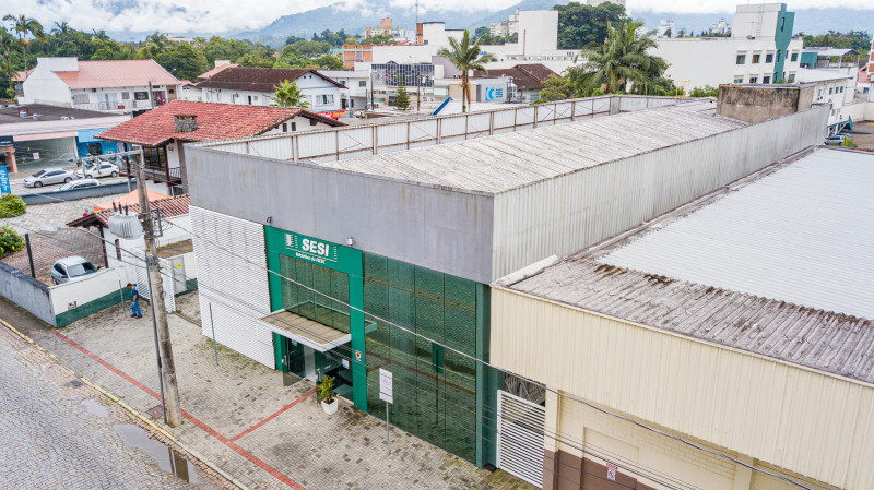 Comercial à venda Centro com 901m² e 1 quarto por R$ 2.350.000 - 1326110909-dji-0192-1.jpg