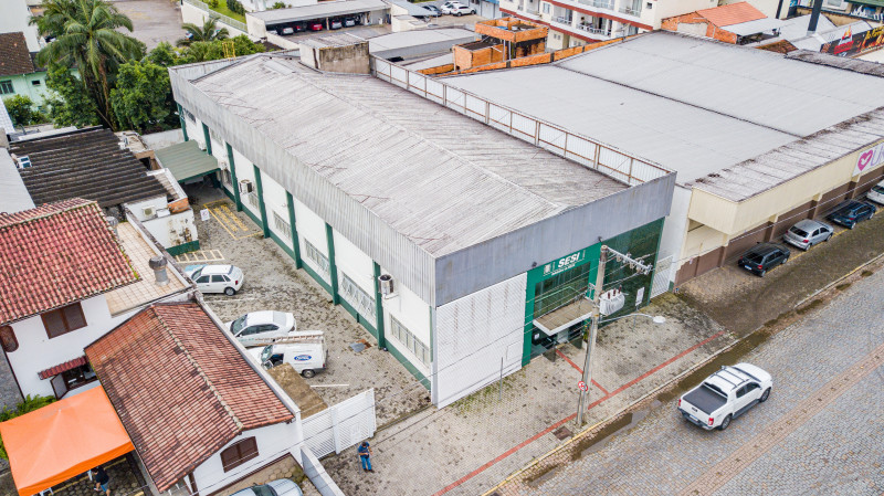 Comercial à venda Centro com 901m² e 1 quarto por R$ 2.350.000 - 1690884503-dji-0194-1.jpg