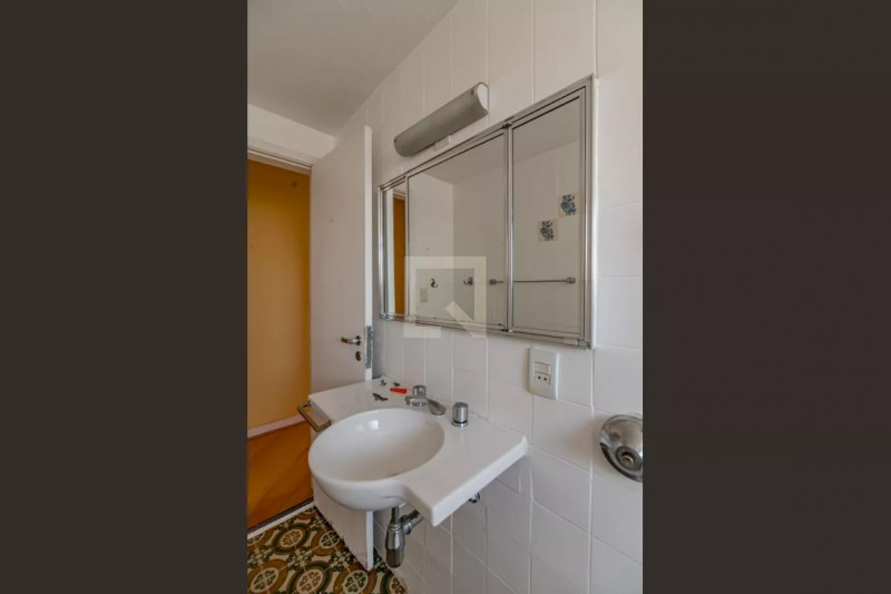 Apartamento à venda Perdizes com 120m² e 3 quartos por R$ 950.000 - 167784130-banheiro3.jpg