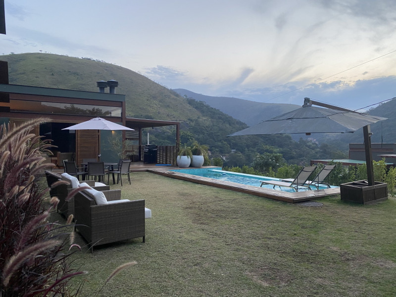 Casa de condomínio à venda Itaipava com 229m² e 4 quartos por R$ 2.490.000 - 2113813919-83a259ef-8767-4f69-81a7-62449e8e2775.jpeg