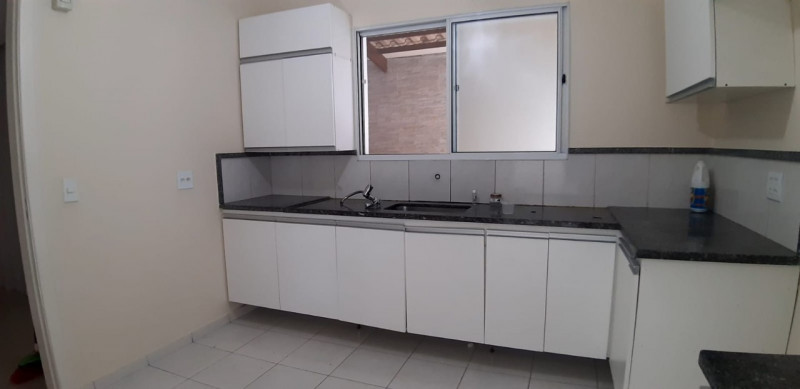 Casa de condomínio à venda Cabral com 100m² e 4 quartos por R$ 640.000 - 2050010846-i73ro-51479622202422db3d.jpg