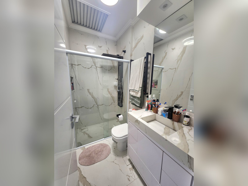 Casa à venda Tamboré com 180m² e 3 quartos por R$ 2.250.000 - banheiro.jpg